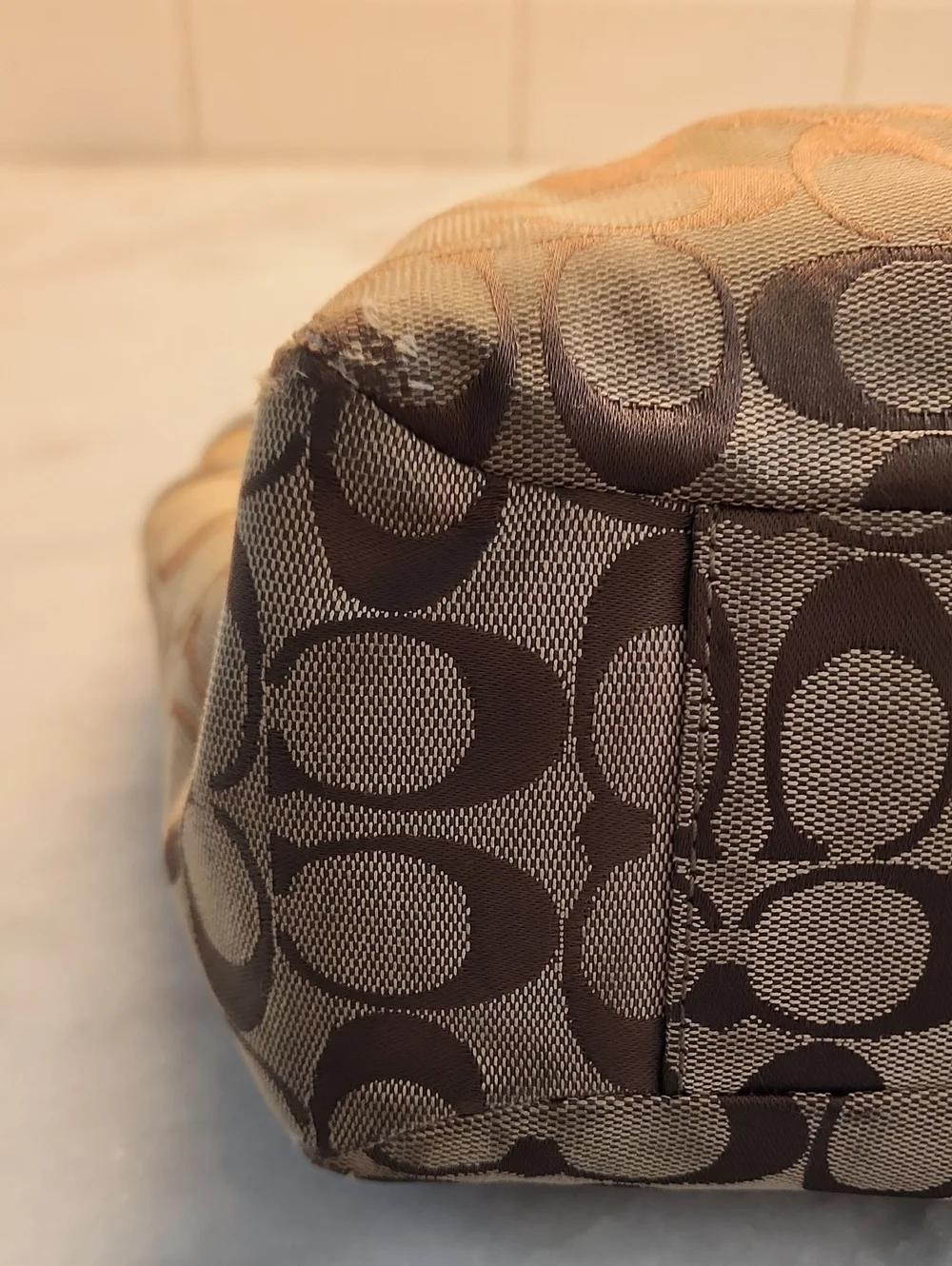 Authentic Vintage Coach bag From 2011 - Picture 12 of 15